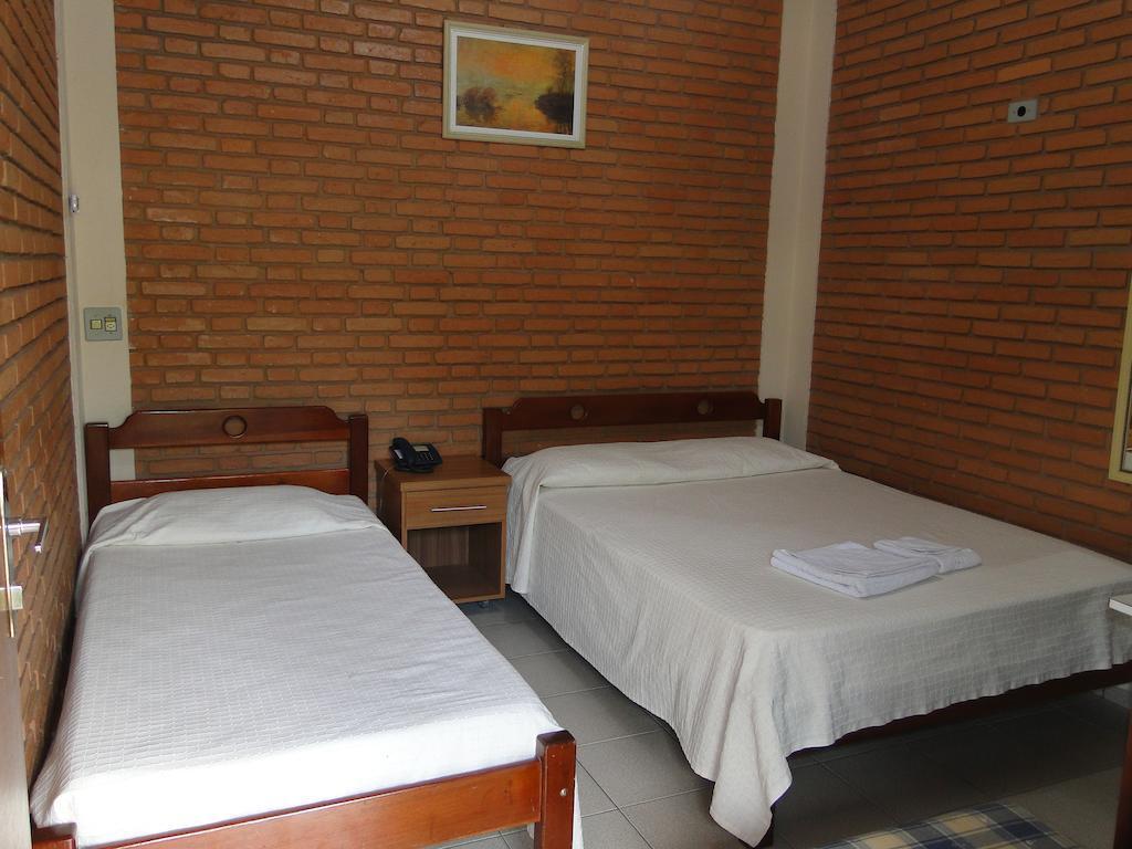 Hotel Pousada Vale do Sol em Pompéia Quarto foto
